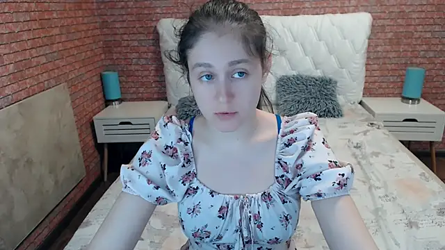 Holliy Cooper online show from July 2026 08:06:01 AM