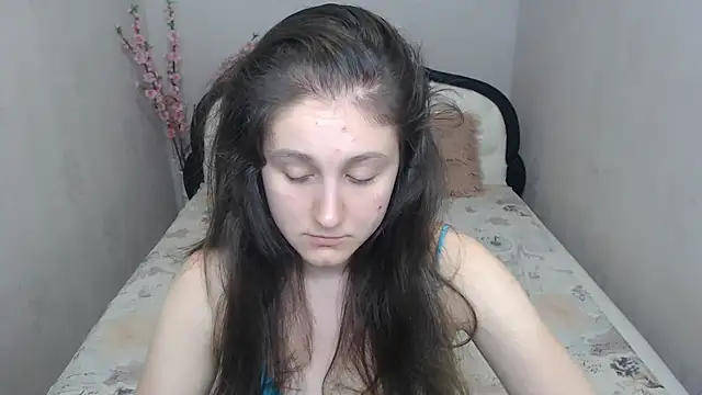 Holliy Cooper online show from July 2026 06:52:02 AM