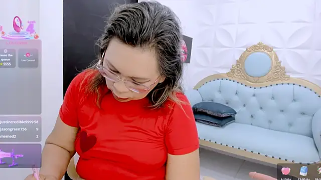 Snapshot of dianamilf chatting on March 2025 12:30:02 AM dianamilf online show from March 2025 12:30:02 AM