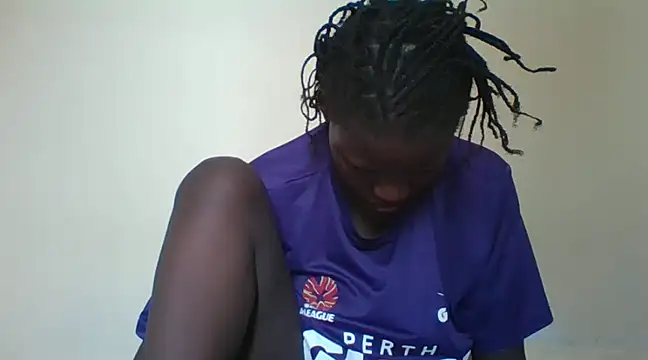 Snapshot of prettychic5 chatting on December 2024 06:32:01 AM prettychic5 online show from December 2024 06:32:01 AM