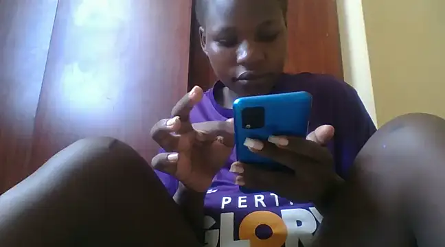 Snapshot of prettychic5 chatting on December 2024 09:05:02 AM prettychic5 online show from December 2024 09:05:02 AM