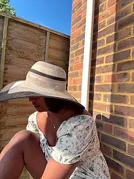 RoseMelanie online show from July 2026 07:03:01 AM