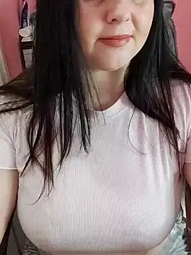 Snapshot of ErikaVlovely chatting on December 2024 02:17:02 AM ErikaVlovely online show from December 2024 02:17:02 AM