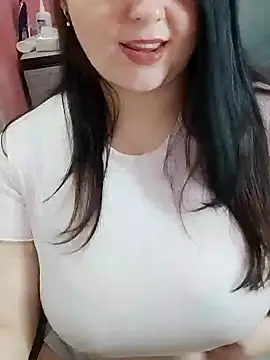 Snapshot of ErikaVlovely chatting on December 2024 05:23:01 AM ErikaVlovely online show from December 2024 05:23:01 AM