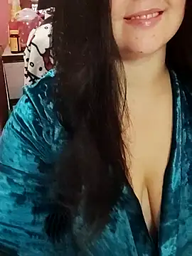 Snapshot of ErikaVlovely chatting on October 2025 10:42:02 PM ErikaVlovely online show from October 2025 10:42:02 PM