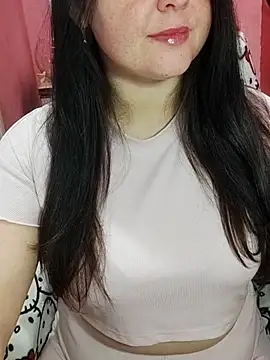 Snapshot of ErikaVlovely chatting on October 2025 02:02:05 AM ErikaVlovely online show from October 2025 02:02:05 AM