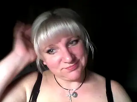 Snapshot of MeilomaWesa chatting on February 2025 06:43:02 PM MeilomaWesa online show from February 2025 06:43:02 PM