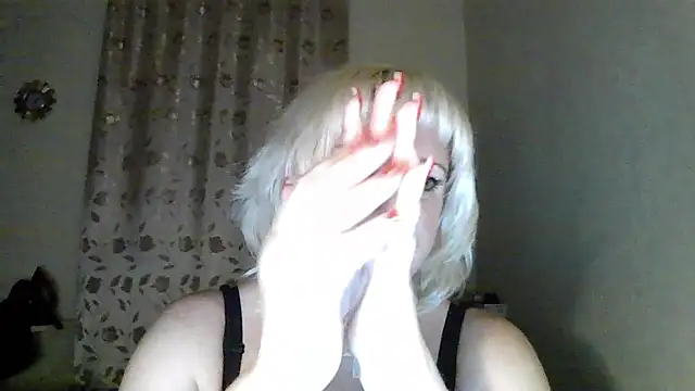 Snapshot of MeilomaWesa chatting on September 2025 10:55:01 PM MeilomaWesa online show from September 2025 10:55:01 PM