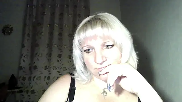 Snapshot of MeilomaWesa chatting on October 2025 02:54:01 PM MeilomaWesa online show from October 2025 02:54:01 PM