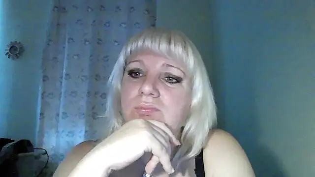 Snapshot of MeilomaWesa chatting on November 2025 10:18:01 AM MeilomaWesa online show from November 2025 10:18:01 AM