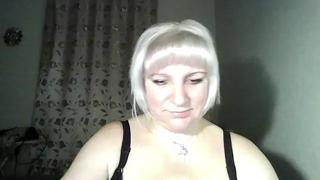 Snapshot of MeilomaWesa chatting on December 2025 03:17:02 PM MeilomaWesa online show from December 2025 03:17:02 PM