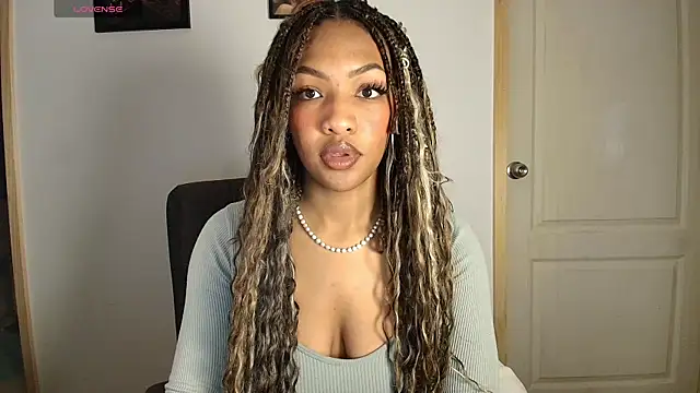 im alivys  online show from July 2026 11:42:02 PM