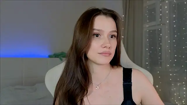 Snapshot of Madi_soon chatting on October 2025 03:45:01 PM Madi soon online show from October 2025 03:45:01 PM