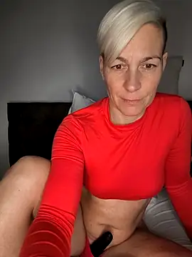 Snapshot of DarleenHot chatting on November 2025 03:23:02 PM DarleenHot online show from November 2025 03:23:02 PM