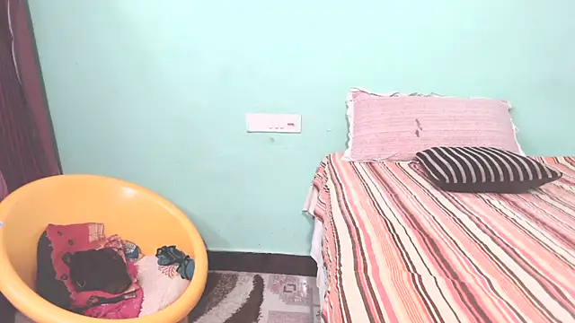 shrutitelugu69 online show from April 2026 04:33:02 PM