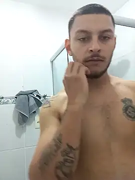 Snapshot of emrehliug12 chatting on December 2024 04:12:02 AM emrehliug12 online show from December 2024 04:12:02 AM