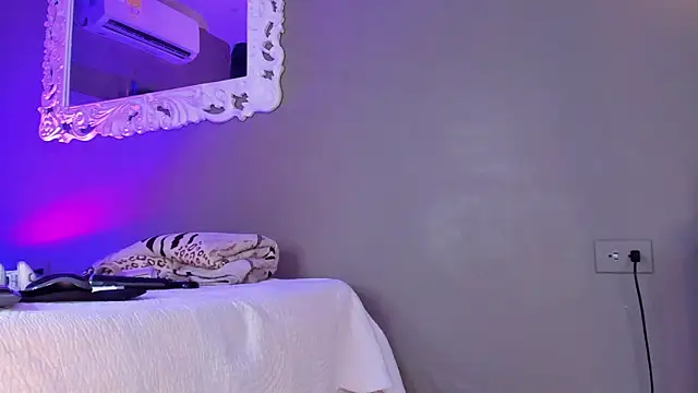 Snapshot of nau_fonseca1 chatting on February 2025 09:58:01 AM nau fonseca1 online show from February 2025 09:58:01 AM