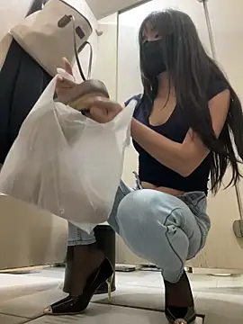 Asia-Lynn online show from April 2026 12:25:01 PM