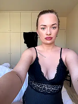 ElenaRebelle online show from October 2025 08:02:02 AM