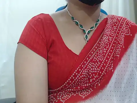 Snapshot of Lovely_Siri_23 chatting on December 2025 06:35:02 PM Lovely Siri 23 online show from December 2025 06:35:02 PM