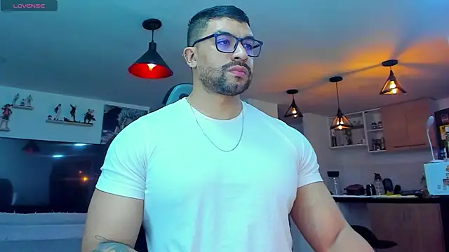 Snapshot of Michael_Diamond chatting on December 2024 01:15:02 AM Michael Diamond online show from December 2024 01:15:02 AM