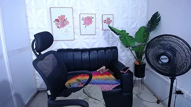 Snapshot of Valentinaa_mature chatting on November 2025 11:26:02 PM Valentinaa mature online show from November 2025 11:26:02 PM