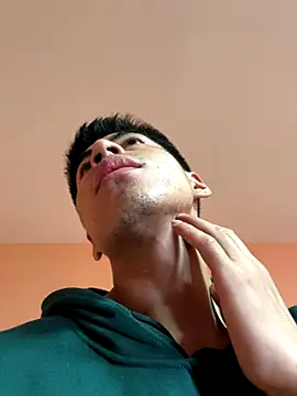 Snapshot of Alexander9827 chatting on November 2025 02:06:02 PM Alexander9827 online show from November 2025 02:06:02 PM