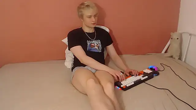 Oliver sweet  online show from April 2026 01:05:02 AM