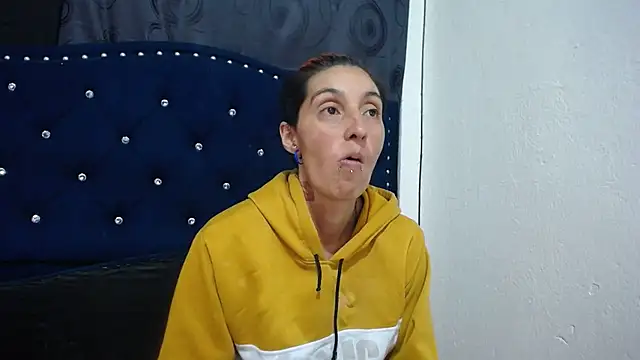 anyu1306 online show from January 2025 02:09:02 AM