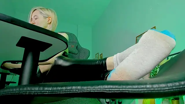 ReiYosimoto online show from January 2025 11:57:01 AM