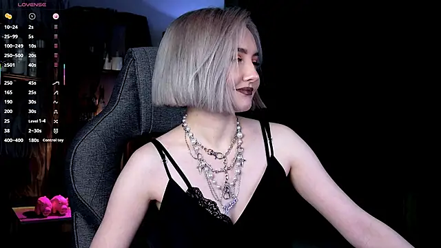 ReiYosimoto online show from February 2026 07:23:02 PM