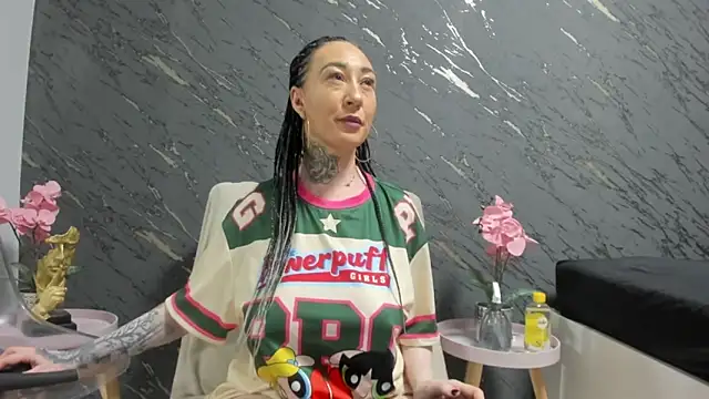 Rayanablackandwhite online show from November 2025 08:00:01 PM