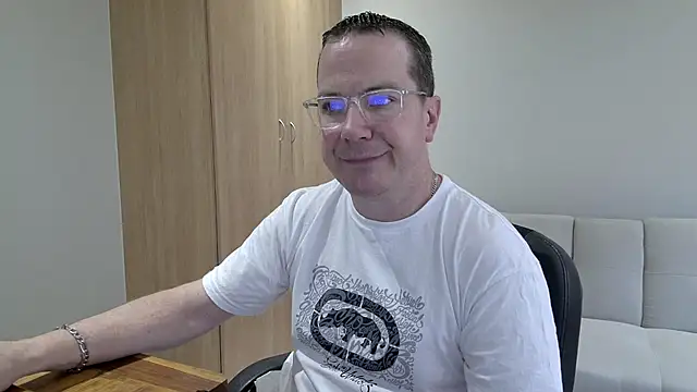 BrettJ81 online show from October 2025 01:50:02 PM