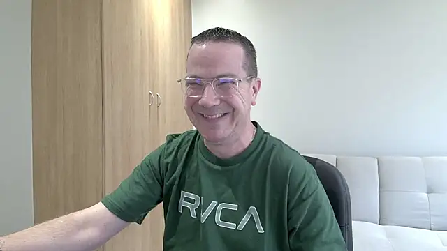 BrettJ81 online show from November 2025 02:16:01 PM