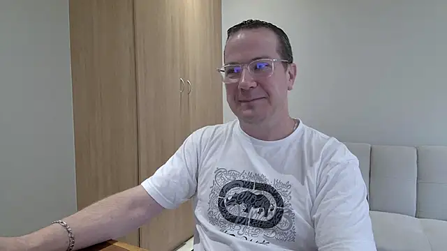 BrettJ81 online show from January 2026 02:44:01 PM