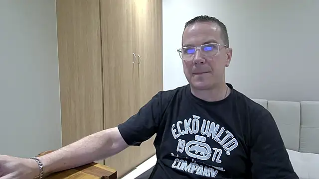 BrettJ81 online show from February 2026 06:42:01 PM