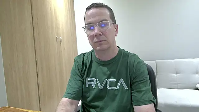 BrettJ81 online show from April 2026 05:57:01 PM