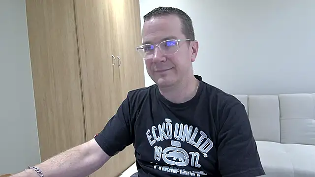 BrettJ81 online show from April 2026 02:11:02 PM