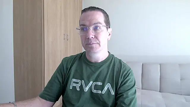 BrettJ81 online show from April 2026 09:35:02 AM