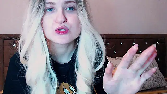 Snapshot of Sara4uu chatting on February 2025 11:55:02 PM Sara4uu online show from February 2025 11:55:02 PM