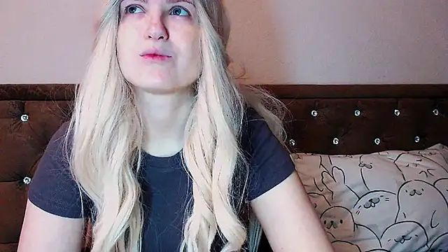 Sara4uu online show from November 2025 12:32:01 AM