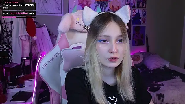 Evie Ro online show from January 2025 08:39:01 PM