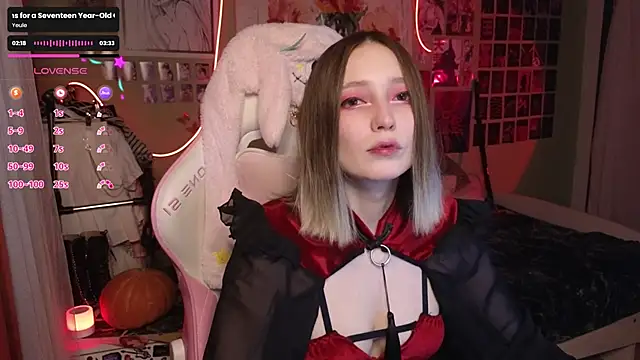 Evie Ro online show from October 2025 08:43:01 PM