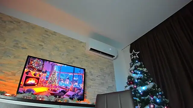 Snapshot of Laya_Moon chatting on December 2024 03:13:02 PM Laya Moon online show from December 2024 03:13:02 PM