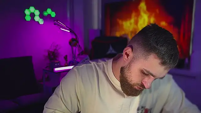 Snapshot of Sweeet__boy chatting on February 2026 01:15:01 PM Sweeet boy online show from February 2026 01:15:01 PM