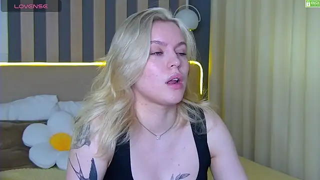 Snapshot of AmaliaBell chatting on July 2026 01:06:01 PM AmaliaBell online show from July 2026 01:06:01 PM