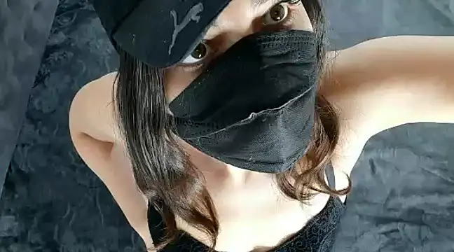 Snapshot of lili_70 chatting on December 2024 02:52:02 PM lili 70 online show from December 2024 02:52:02 PM