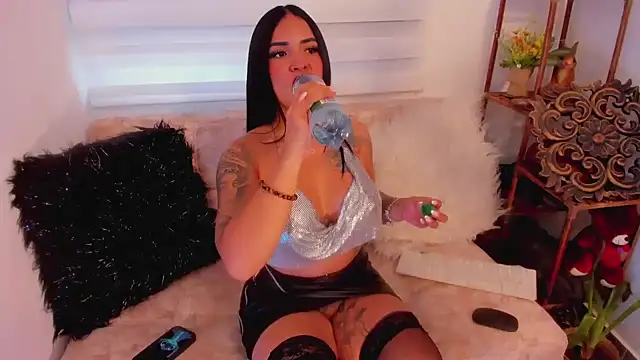 Snapshot of Gypsie_velvet1 chatting on May 2026 08:27:02 PM Gypsie velvet1 online show from May 2026 08:27:02 PM