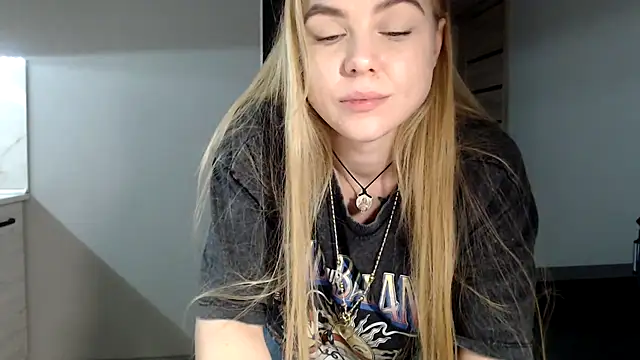 Snapshot of Sunbeam_ chatting on January 2025 10:27:02 PM Sunbeam online show from January 2025 10:27:02 PM