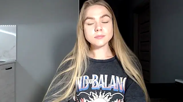 Snapshot of Sunbeam_ chatting on November 2025 05:01:01 PM Sunbeam online show from November 2025 05:01:01 PM